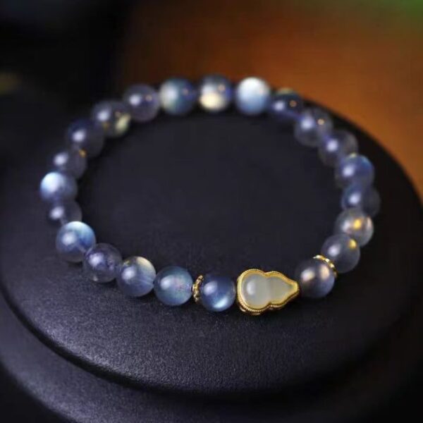 Moonstone Bracelet – Calm & Intuition (Mantra Bead / Lucky Gourd)