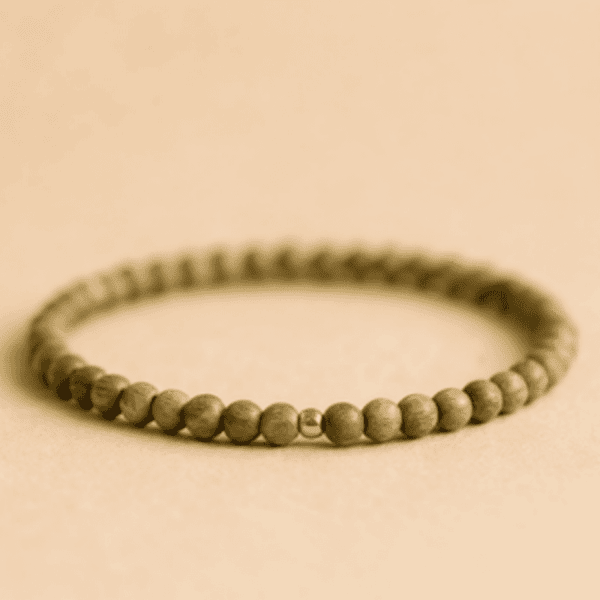 Green Sandalwood Bead Ring with Golden Accent – Women’s Natural Balance