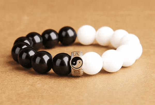 Yin-Yang Obsidian & White Shell Bracelet – 925 Silver Mantra Bead