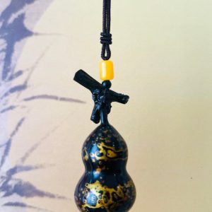 Hand-Lacquer “Hulu” Gourd Charm – Blessing, Protection & Good Fortune