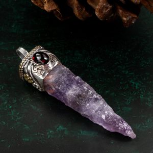 Amethyst Point Pendant with Garnet – Spiritual Focus & Energy Amplifier